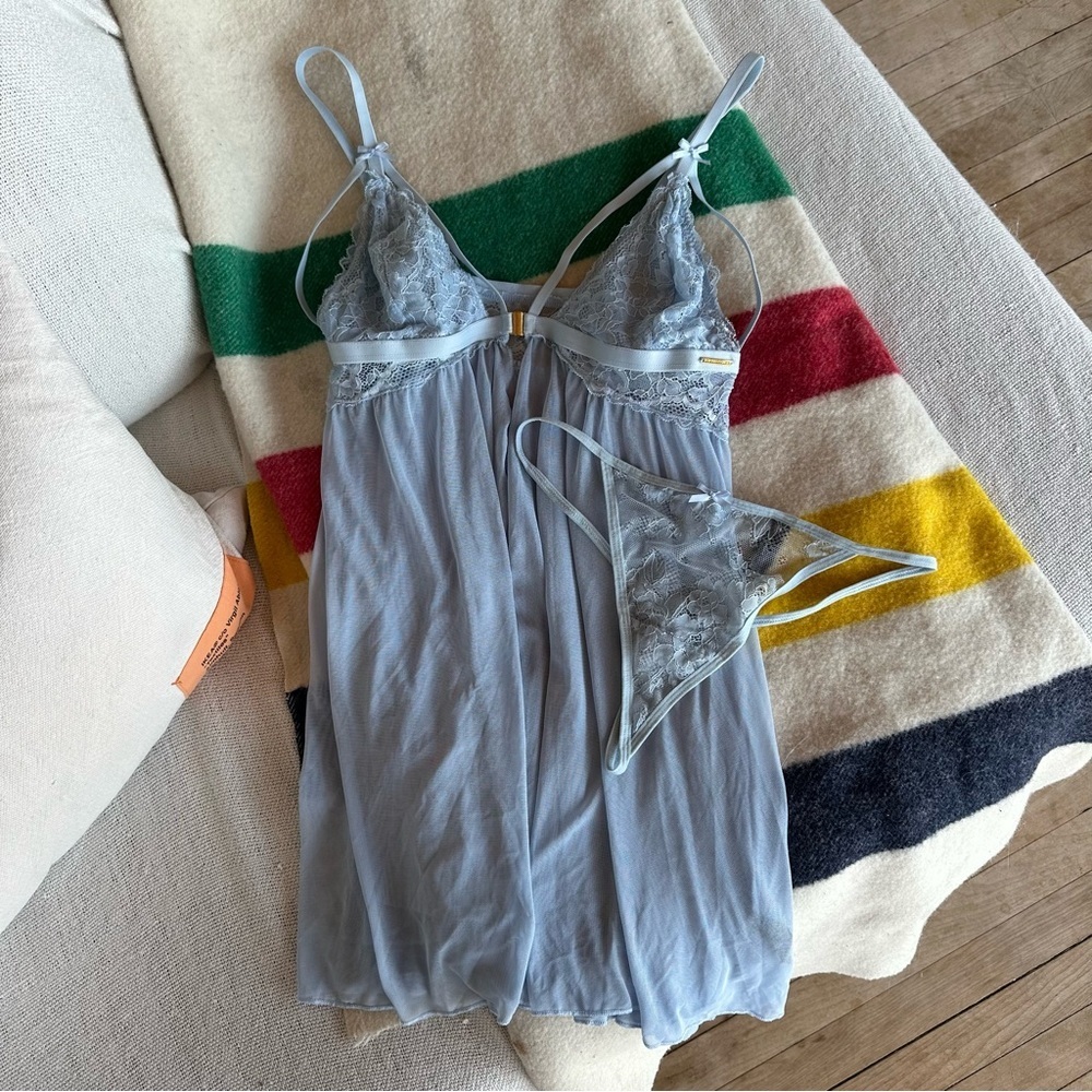 NWOT BCBGMaxAzria Light Blue Lace Chemise Set